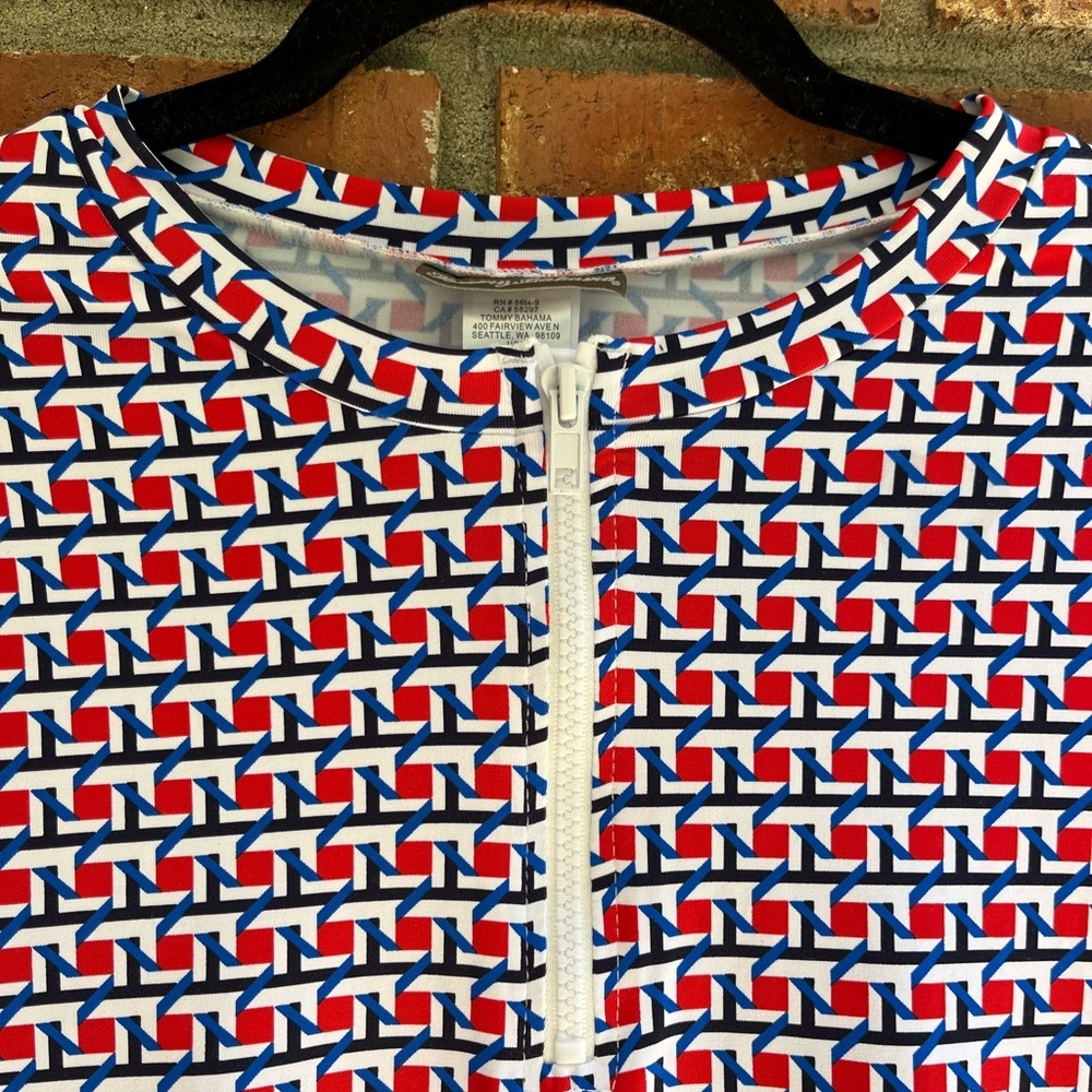 Tommy Bahama Rash Guard Top active Swim Beech Surf vacation Cruise Wear size L - Picture 2 of 6